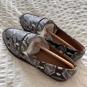 Madewell The Alex Loafer in Snake Embossed Leather size 7.5 (new never worn)